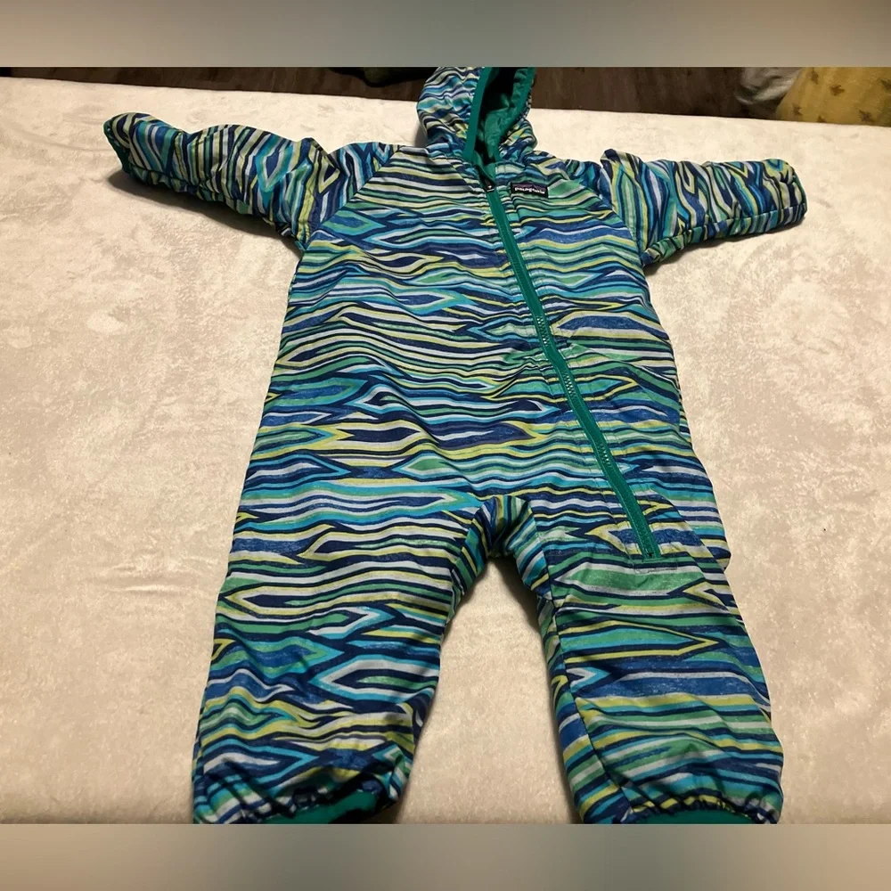 Patagonia reversible snowsuit - Picture 1 of 5